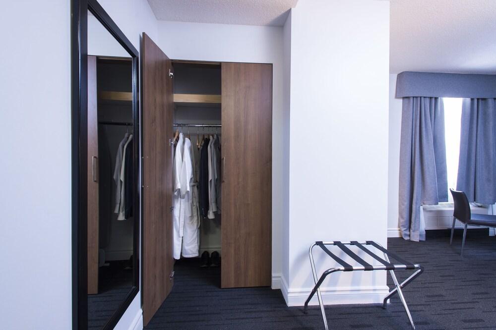 Hotel Albert Par G5 Rouyn Bagian luar foto