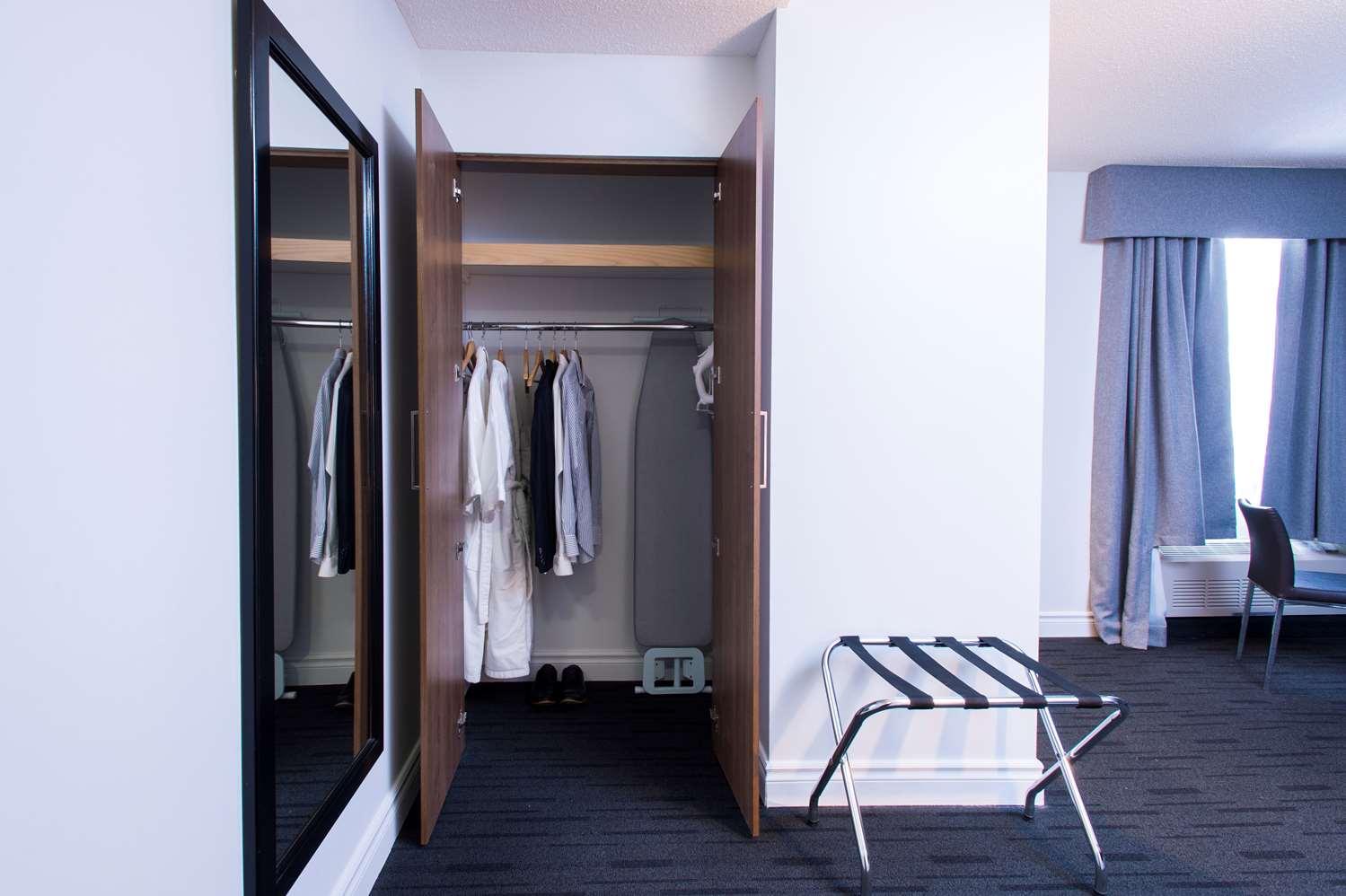 Hotel Albert Par G5 Rouyn Bagian luar foto