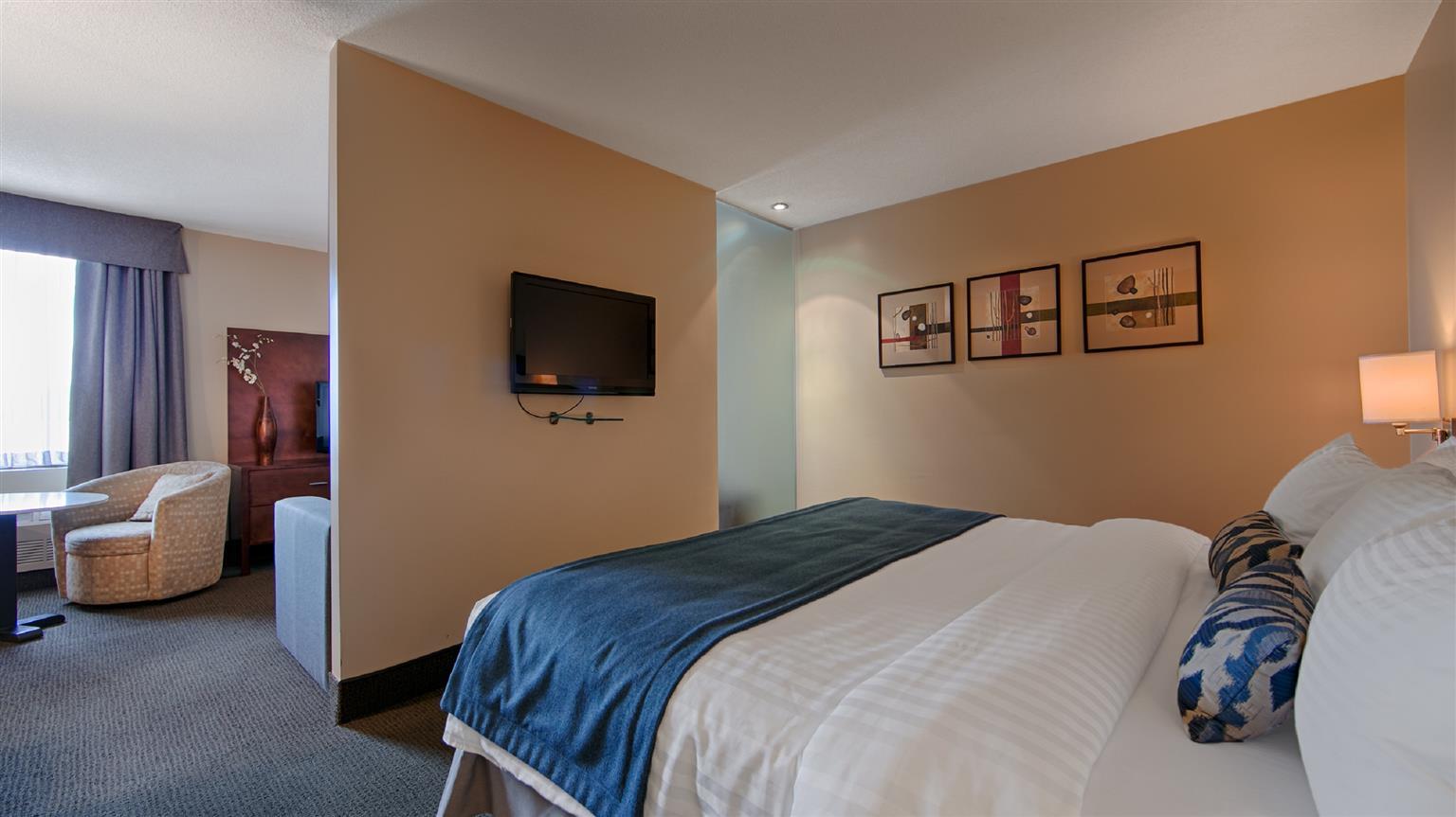 Hotel Albert Par G5 Rouyn Bagian luar foto