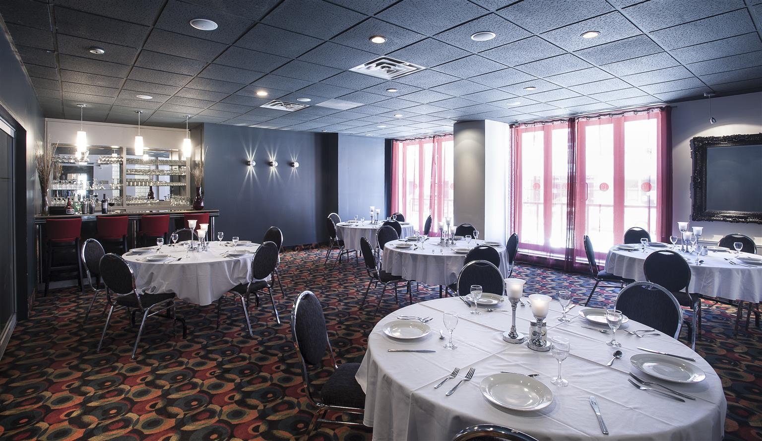 Hotel Albert Par G5 Rouyn Bagian luar foto